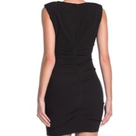 ✨ Lush - Ruched Side Sheath Dress✨ - Picture 4 of 4